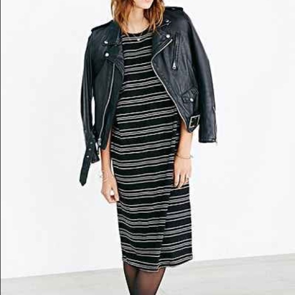 NWOT UO/Truly Madly Deeply Short-Sleeve Tee Dress